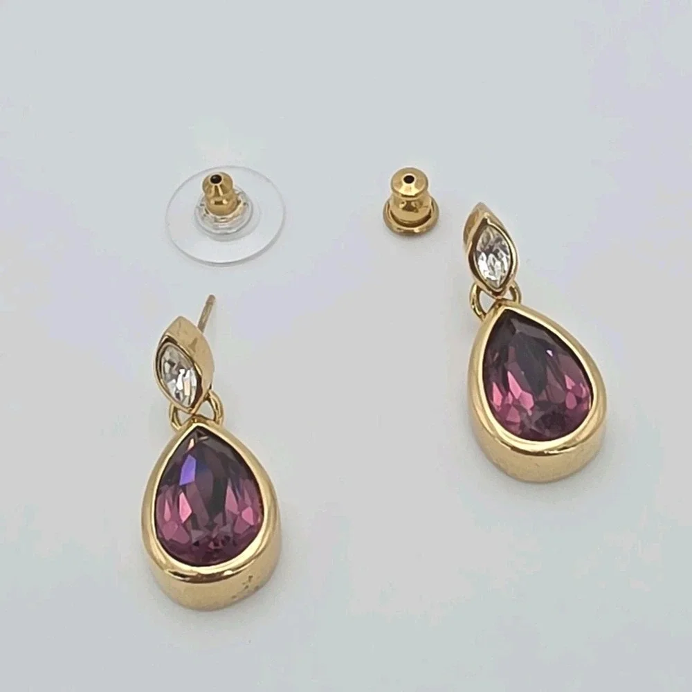 Vtg Signed SWAROVSKI Drop Earrings Plum Colored‎ Pear Cut Crystal 18k Gold Plate